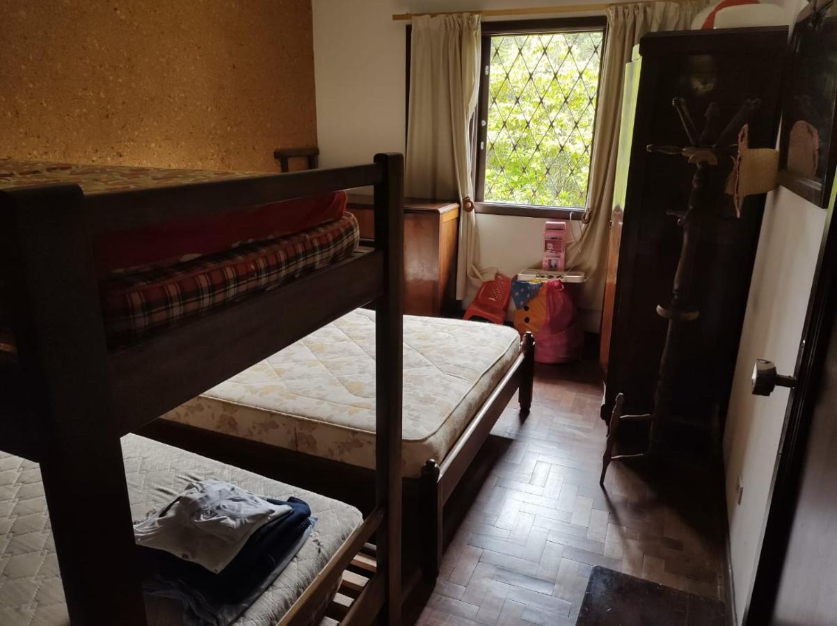 Casa Em - 3 Quartos, Com Churrasqueira *
