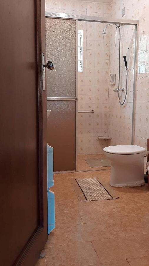 Casa Em - 3 Quartos, Com Churrasqueira