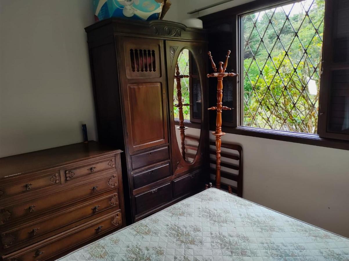Casa Em - 3 Quartos, Com Churrasqueira